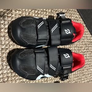 Like new size 40 Peleton cycling shoes